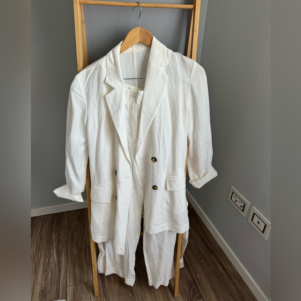 Massimo Dutti White Double-Breasted Linen-Blend Blazer and Pant Set